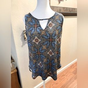 ☘️Sleeveless blouse size S